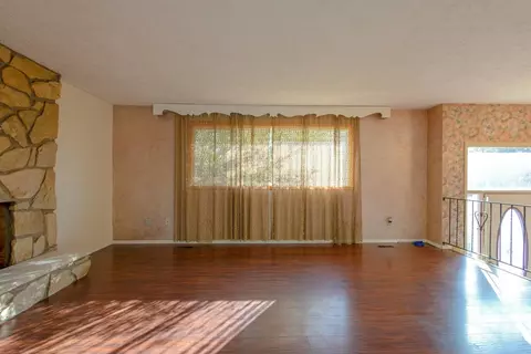 Living - 2703 E Thurston Ave, Spokane, WA 99223 photo 2 of 9