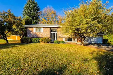 Exterior - 2703 E Thurston Ave, Spokane, WA 99223 photo 3 of 8