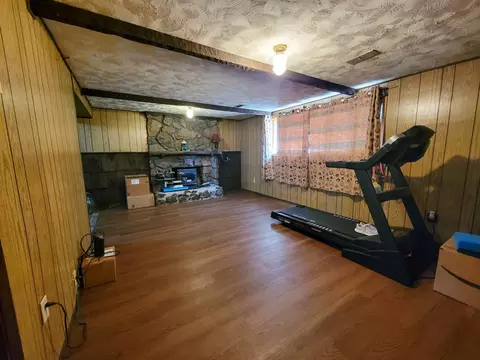 Living - 2703 E Thurston Ave, Spokane, WA 99223 photo 9 of 9