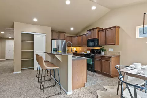 Kitchen - 7618 E 6th Ln, Spokane, WA 99212 photo 2 of 4