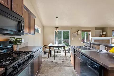 Kitchen - 7618 E 6th Ln, Spokane, WA 99212 photo 1 of 4