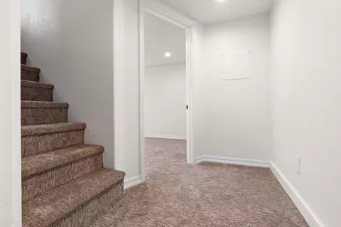 Entry Way - 712 Everett Ave, Spokane, WA 99207 photo 3 of 3