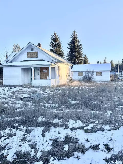 118 E 3rd Ave, Deer Park, WA 99006
