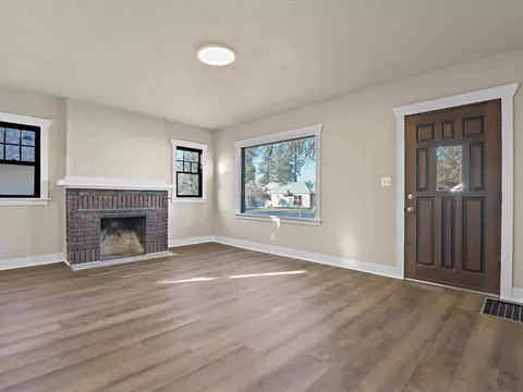 1512 E 8th Ave, Spokane, WA 99202 photo 4