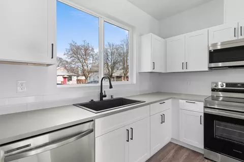 Kitchen - 2414 Everett Ave, Spokane, WA 99217 photo 2 of 3