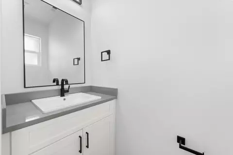 Bath - 2414 Everett Ave, Spokane, WA 99217 photo 1 of 4