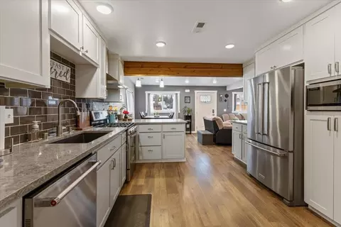 Kitchen - 13623 E 12th Ave, Spokane Valley, WA 99216 photo 2 of 3