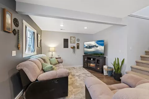 Living - 13623 E 12th Ave, Spokane Valley, WA 99216 photo 2 of 3