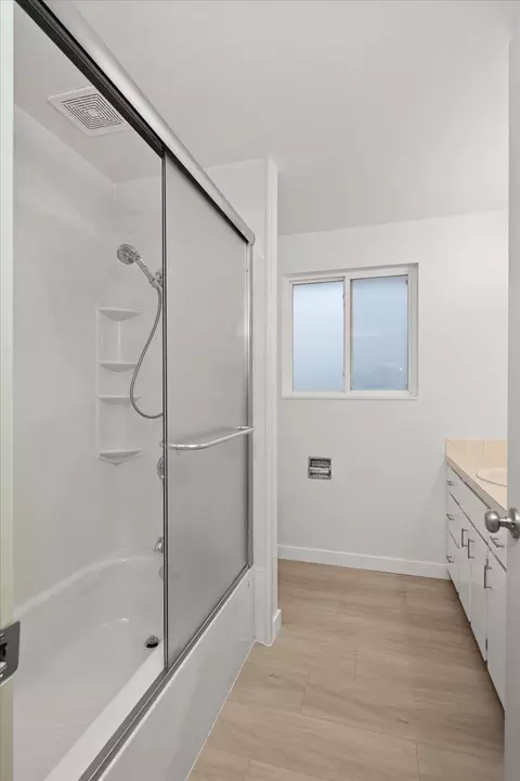 Bath - 10902 E 10th Ave, Spokane Valley, WA 99206 photo 1 of 2
