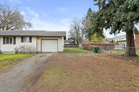 Exterior - 10902 E 10th Ave, Spokane Valley, WA 99206 photo 2 of 11