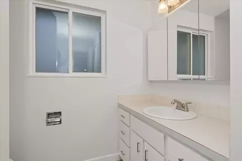 Bath - 10902 E 10th Ave, Spokane Valley, WA 99206 photo 2 of 2