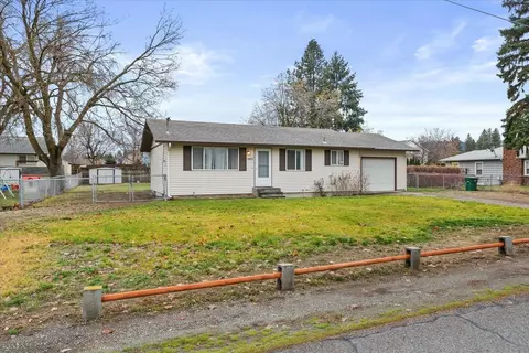 Exterior - 10902 E 10th Ave, Spokane Valley, WA 99206 photo 4 of 11
