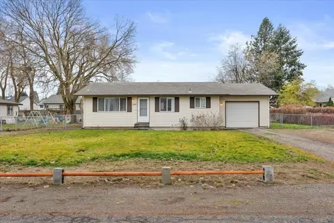 Exterior - 10902 E 10th Ave, Spokane Valley, WA 99206 photo 3 of 11