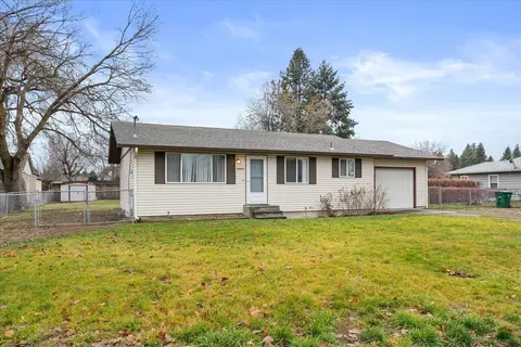 Exterior - 10902 E 10th Ave, Spokane Valley, WA 99206 photo 5 of 11