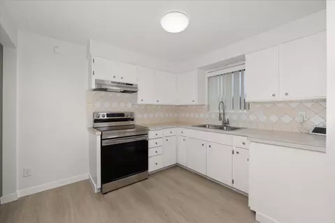Kitchen - 10902 E 10th Ave, Spokane Valley, WA 99206 photo 1 of 3