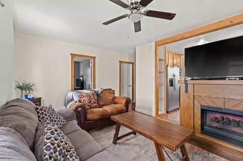 Living - 4618 E 5th Ave, Spokane Valley, WA 99212 photo 2 of 4