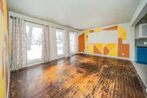 Living - 1425 E Central Ave, Spokane, WA 99208 photo 2 of 3