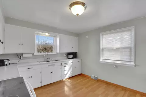 Kitchen - 11922 E 3rd Ave, Spokane Valley, WA 99206 photo 2 of 4