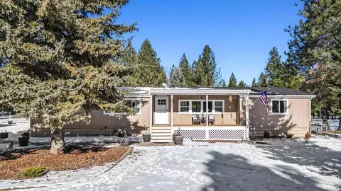 7315 E Owens Rd, Chattaroy, WA 99003