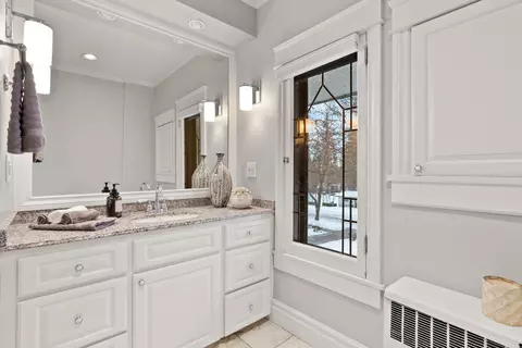 Bath - 749 E 23rd Ave, Spokane, WA 99203 photo 2 of 7
