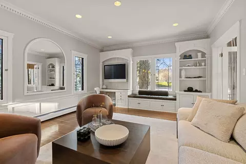 Living - 749 E 23rd Ave, Spokane, WA 99203 photo 8 of 8