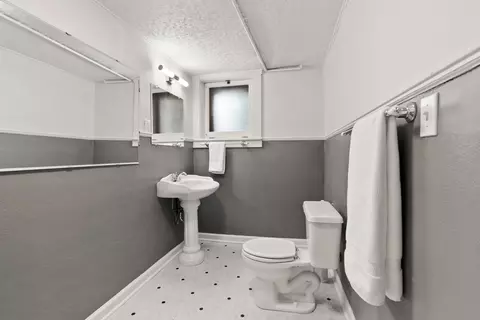 Bath - 749 E 23rd Ave, Spokane, WA 99203 photo 6 of 7