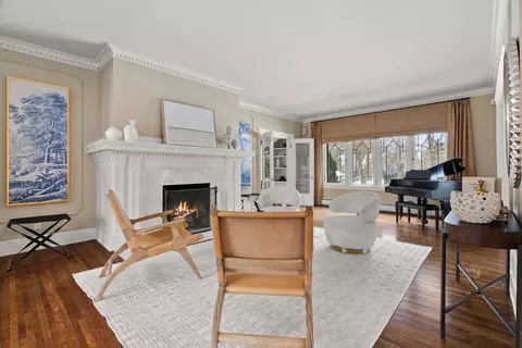 Living - 749 E 23rd Ave, Spokane, WA 99203 photo 5 of 8