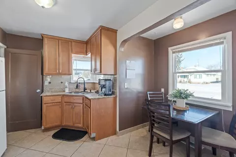 Kitchen - 1108 E Longfellow Ave, Spokane, WA 99207 photo 2 of 3