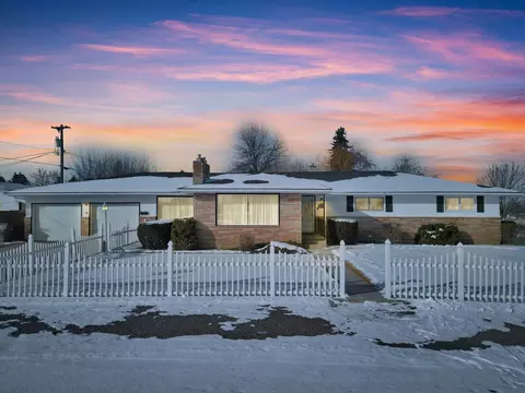 135 N Elm St, Reardan, WA 99029