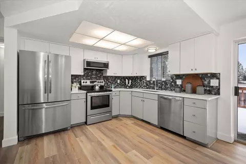 Kitchen - 4235 E 11th Ave, Spokane, WA 99202 photo 3 of 6