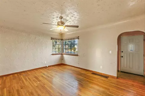 Living - 904 E Heroy Ave, Spokane, WA 99207 photo 2 of 4