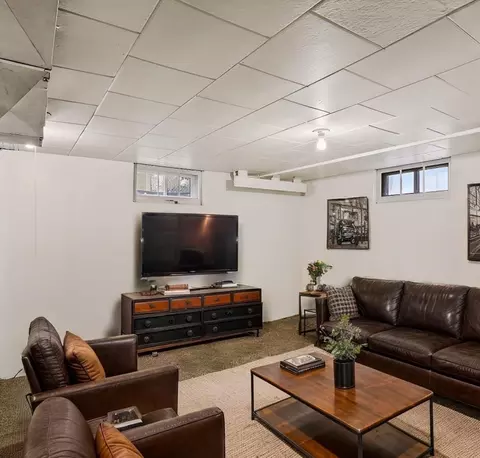 Living - 904 E Heroy Ave, Spokane, WA 99207 photo 4 of 4
