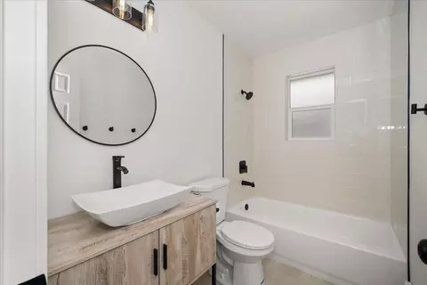 Bath - 3903 E Upriver Dr, Spokane, WA 99217 photo 1 of 2