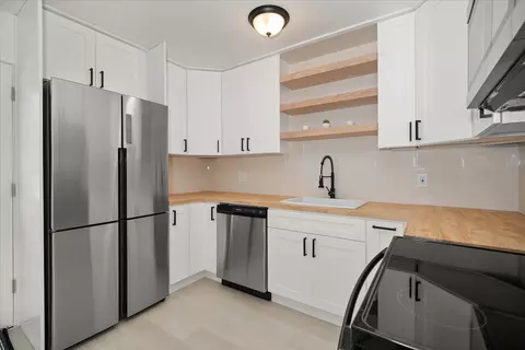 Kitchen - 3903 E Upriver Dr, Spokane, WA 99217 photo 3 of 3
