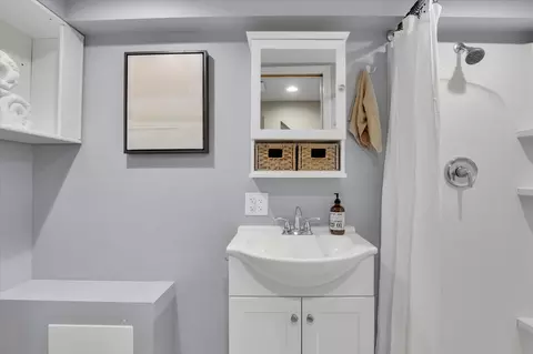 Bath - 3203 E 20th Ave, Spokane, WA 99223 photo 2 of 2