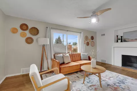 Living - 3203 E 20th Ave, Spokane, WA 99223 photo 1 of 3