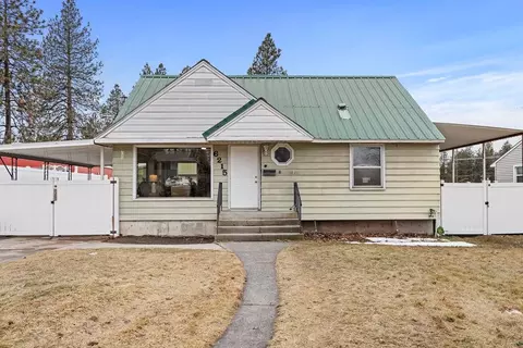 6215 N Oak St, Spokane, WA 99205