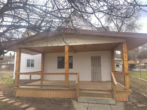 2314 E Hartson Ave, Spokane, WA 99202