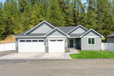 25721 N Ranchette Ct, Chattaroy, WA 99003