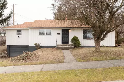 5910 N Douglas Dr, Spokane, WA 99205