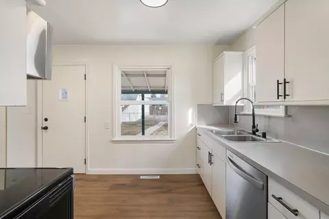817 E Rowan Ave, Spokane, WA 99207 photo 6