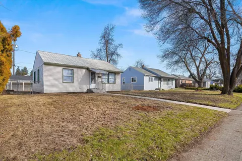 817 E Rowan Ave, Spokane, WA 99207 photo 26