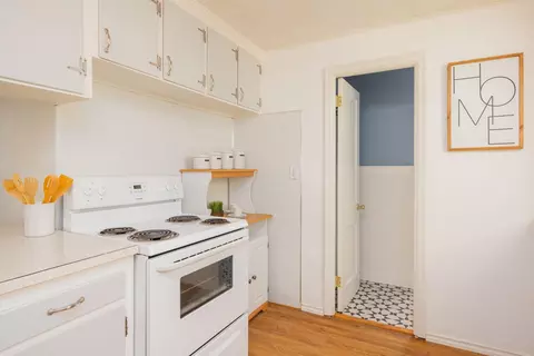 Kitchen - 6916 E 2nd Ave, Spokane Valley, WA 99212 photo 2 of 5