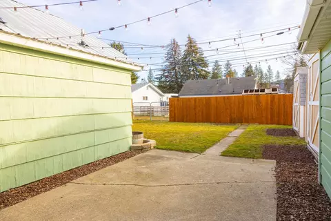 Exterior - 6916 E 2nd Ave, Spokane Valley, WA 99212 photo 2 of 4