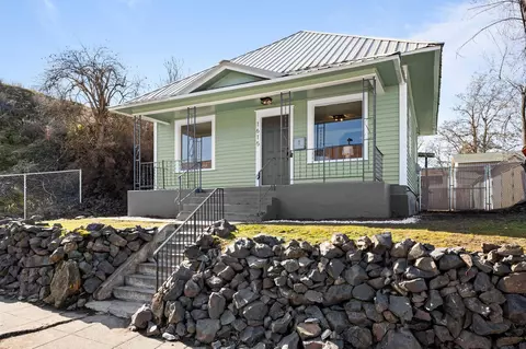 1615 N Howard St, Spokane, WA 99205