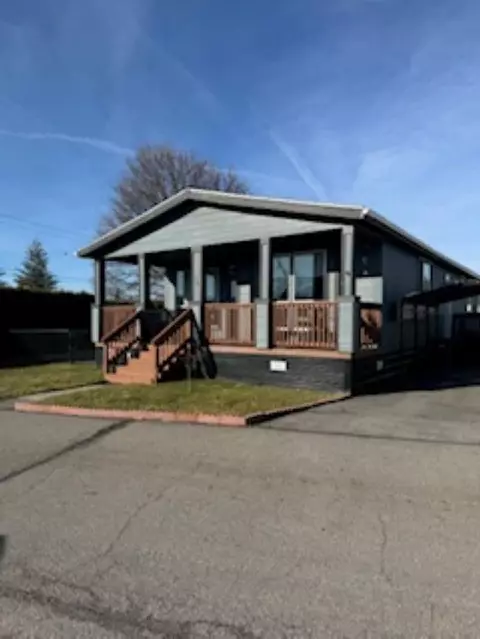 21725 E Wellesley Apt 29 Ave, Otis Orchards, WA 99027