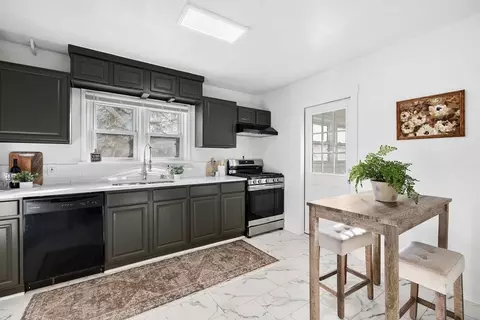 Kitchen - 414 E 8th Ave, Spokane, WA 99202 photo 2 of 5
