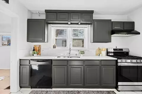Kitchen - 414 E 8th Ave, Spokane, WA 99202 photo 3 of 5