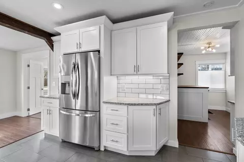 Kitchen - 1011 E 36th Ave, Spokane, WA 99203 photo 3 of 3