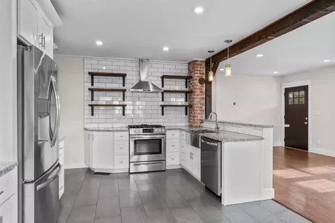 Kitchen - 1011 E 36th Ave, Spokane, WA 99203 photo 2 of 3